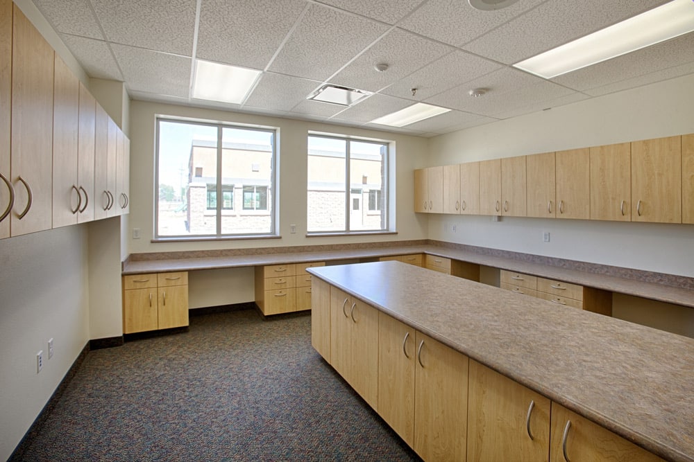 Read more about the article 10 Key Features To Look For In Common Commercial Cabinets